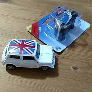German Polizie & British Mini Pull Back & Move New